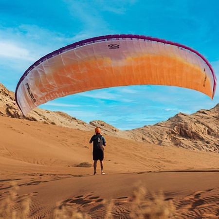 فندق Al Badayer Retreat By Sharjah Collection Margham المظهر الخارجي الصورة Parachute landing on the dunes