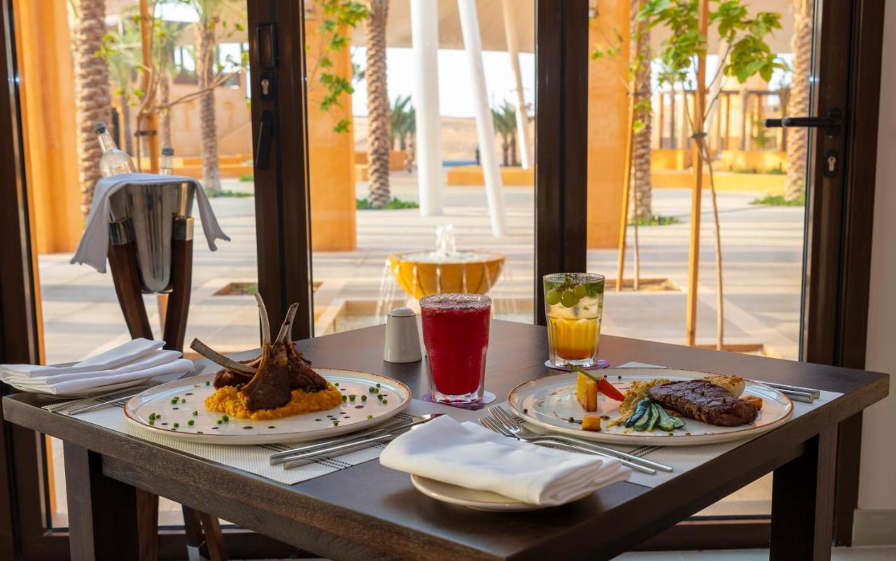 فندق Al Badayer Retreat By Sharjah Collection Margham المظهر الخارجي الصورة A meal at a restaurant